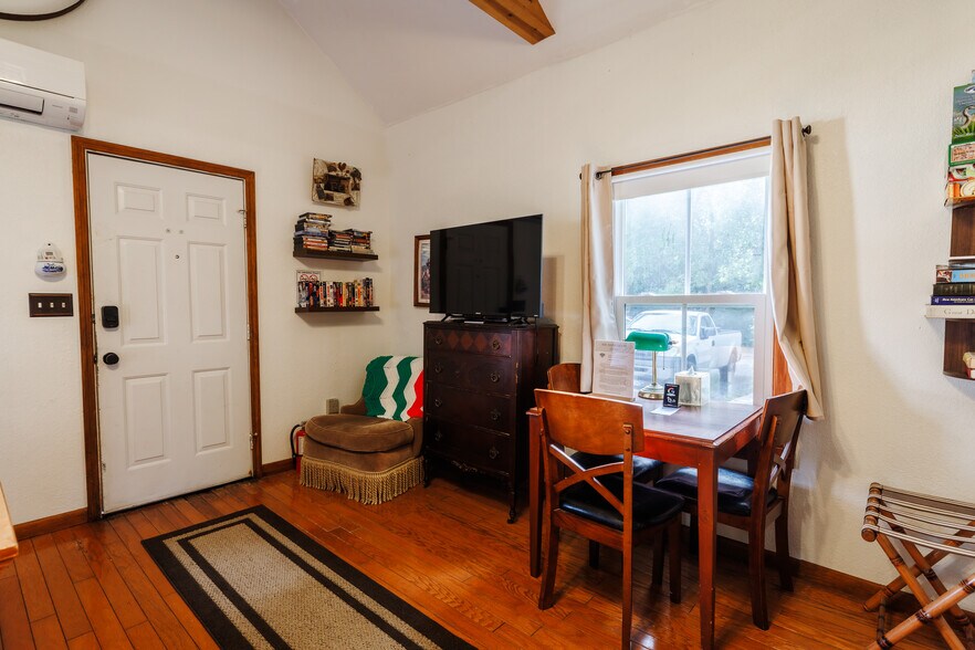 More Photos Of 215 E French Ave, Orange City Hospitality For Sale