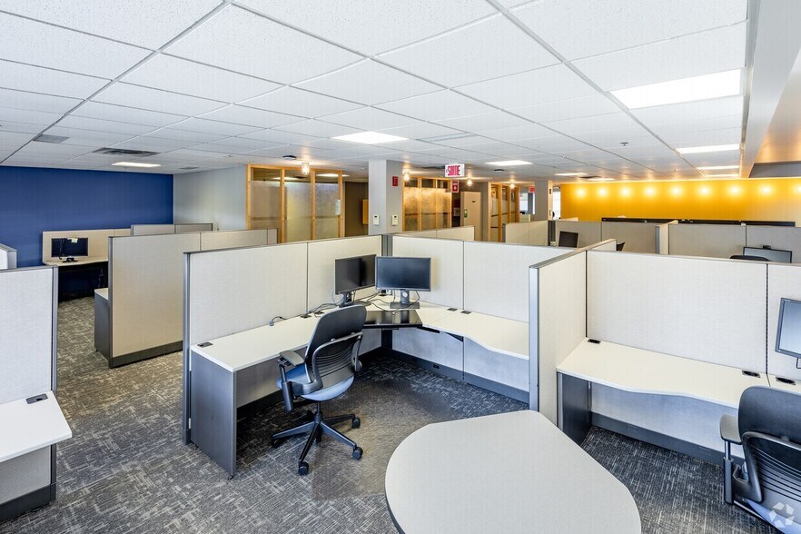 More Photos Of 191 Prom Du Portage, Gatineau Office For Lease