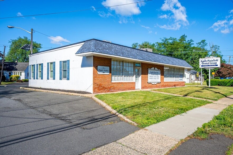 More Photos Of 2412 Plainfield Ave, South Plainfield Office For Sale