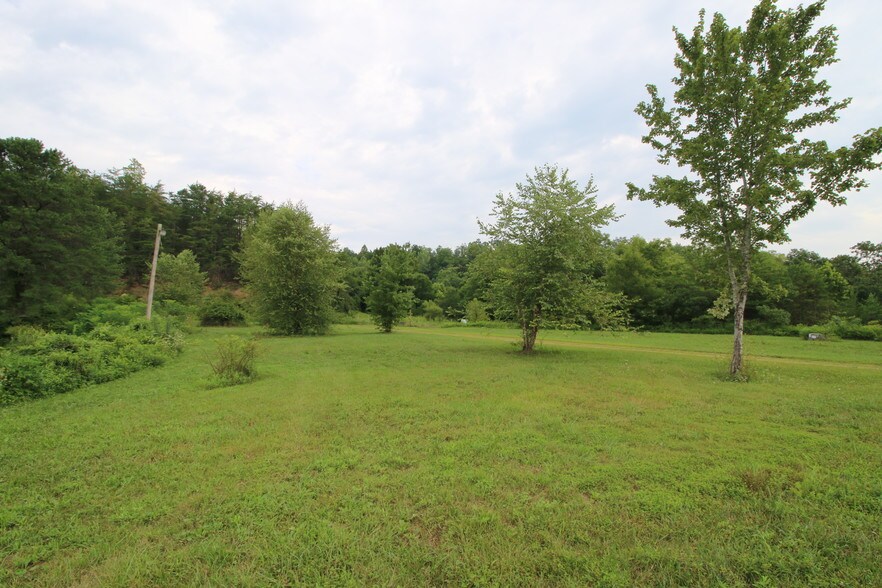 More Photos Of 11251 Highway 90, Parkers Lake Hotel For Sale