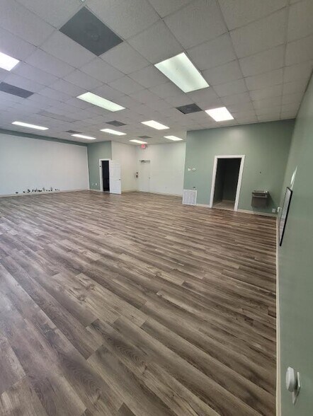 More Photos Of 7000 Pine Forest Rd, Pensacola Unknown For Lease