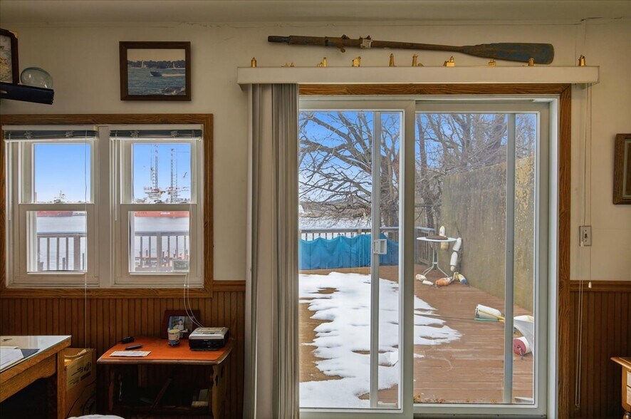 More Photos Of 53 Thames St, Groton Marina For Sale