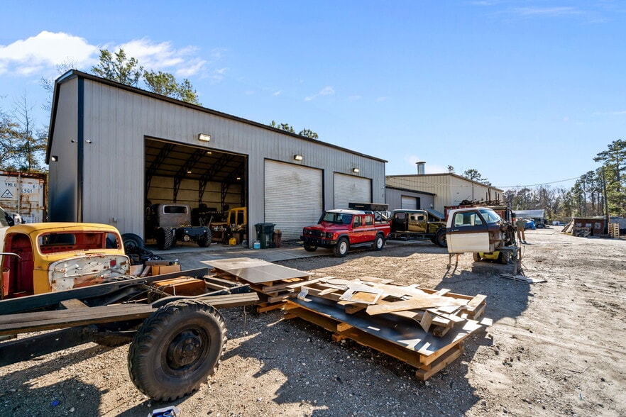 More Photos Of 4704 N College Rd, Castle Hayne Warehouse For Lease