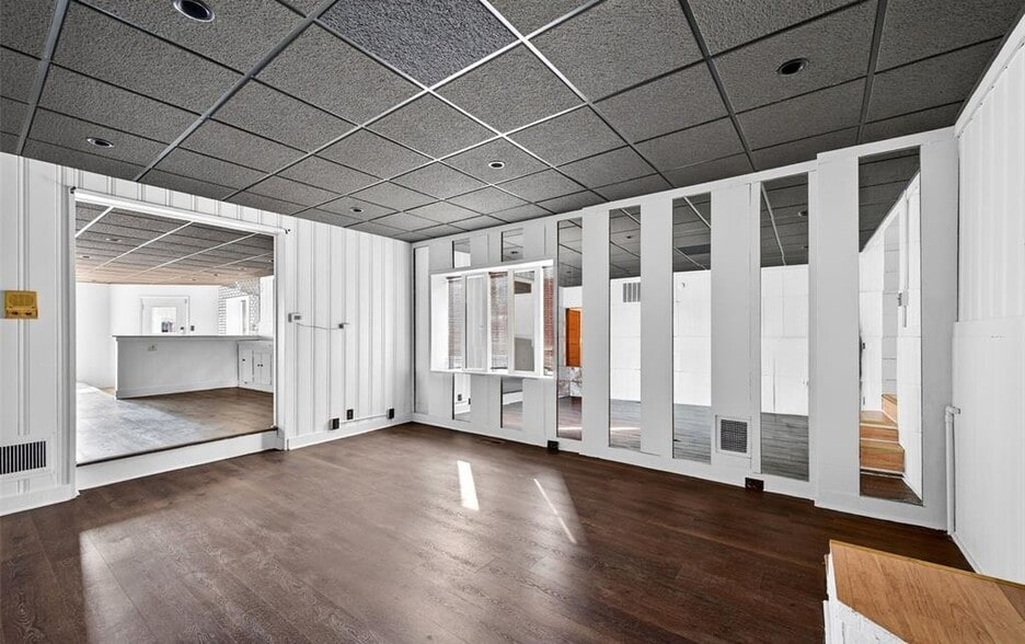 More Photos Of 4535 S Grand Blvd, Saint Louis Storefront Retail Residential For Sale