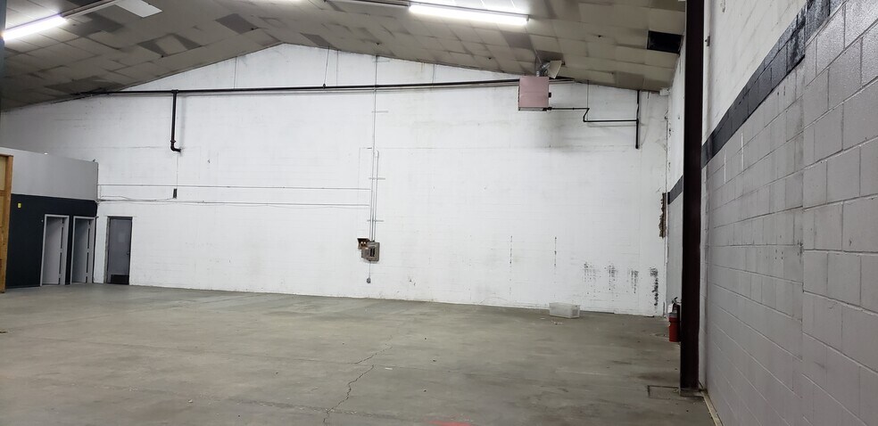 More Photos Of 900 Port Reading Ave, Port Reading Warehouse For Lease