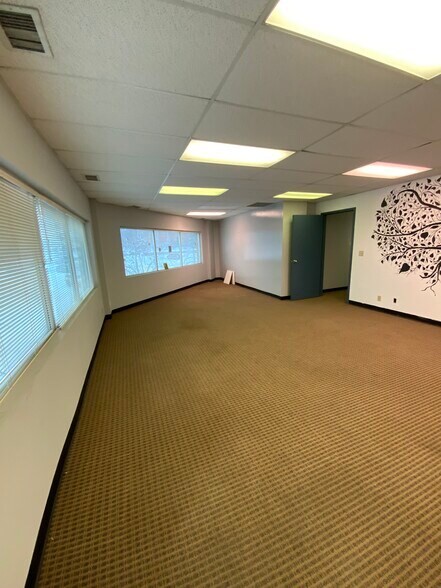 More Photos Of 2908 2nd Ave SE, Calgary Warehouse For Lease