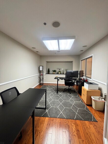 More Photos Of 1610 Professional Blvd, Crofton Flex For Lease