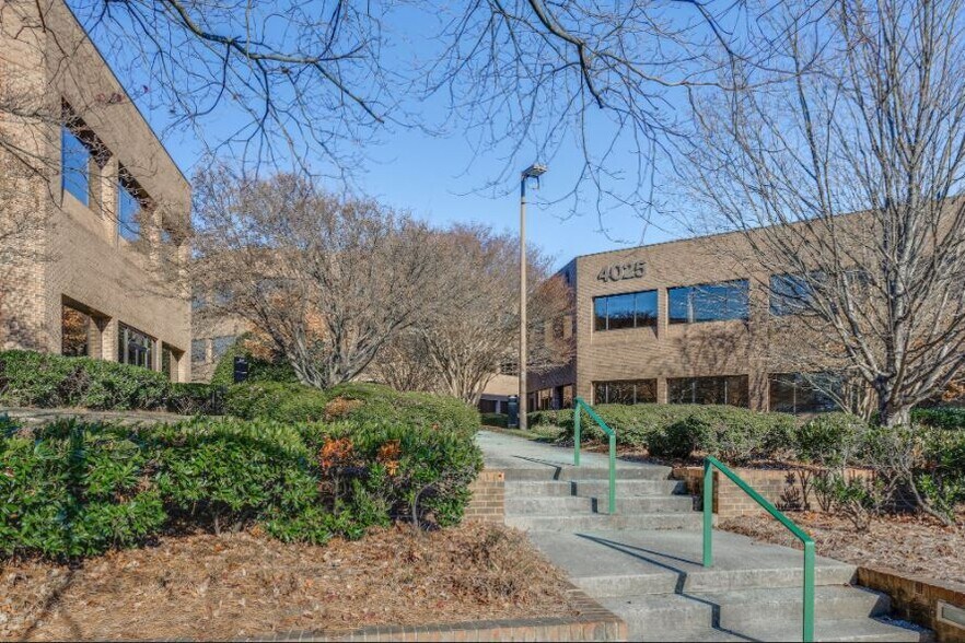 More Photos Of 4025 University Pky, Winston-Salem Unknown For Lease