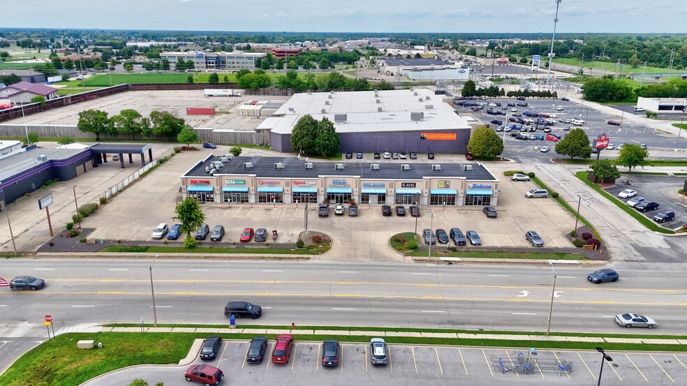 More Photos Of 2979 Lindbergh Blvd, Springfield Storefront Retail Office For Lease