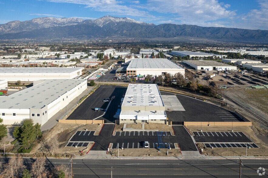 More Photos Of 11266 Jersey Blvd, Rancho Cucamonga Warehouse For Lease