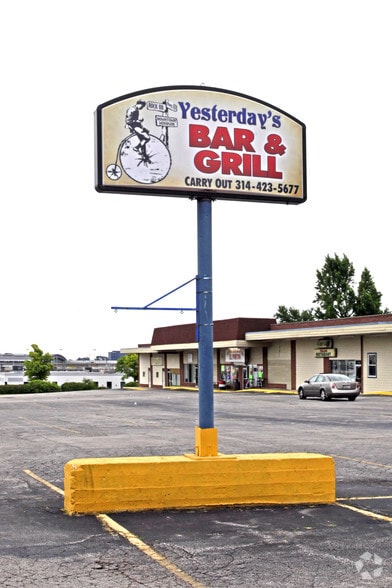 More Photos Of 4412-4456 Woodson Rd, Saint Louis Unknown For Lease