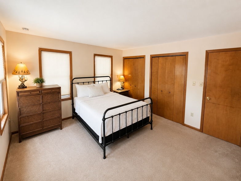 More Photos Of 1545 Us-9, Lake George Hotel For Sale