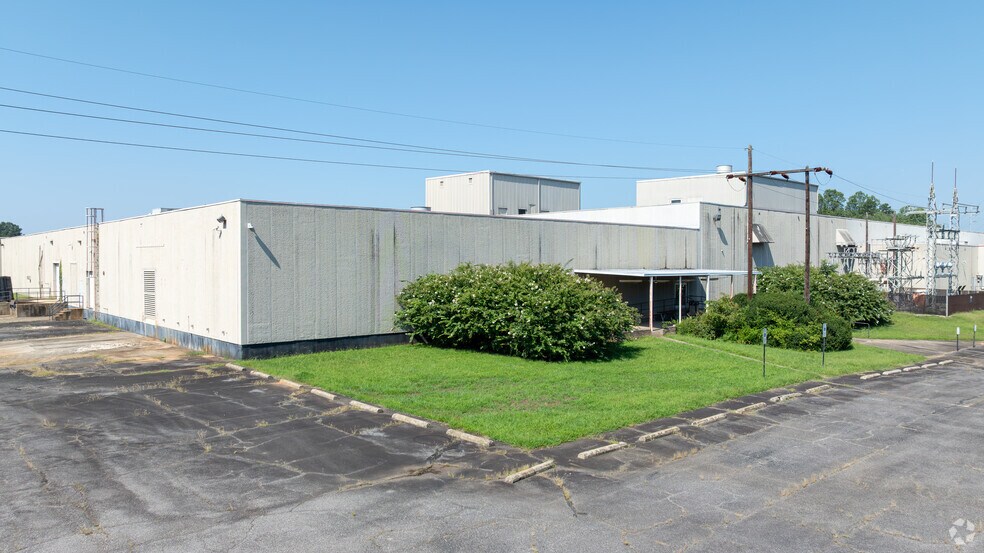 More Photos Of 1035 Mecklenburg Hwy, Mooresville Manufacturing For Sale