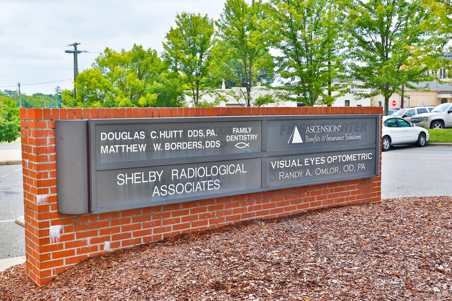 More Photos Of 222 N Lafayette St, Shelby Office Residential For Lease