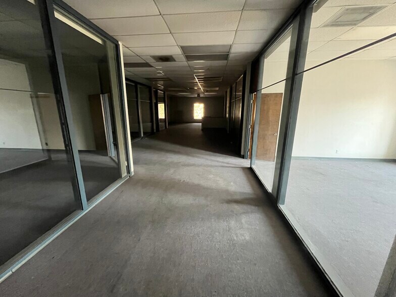 More Photos Of 1400 18th St, Bakersfield Office For Sale