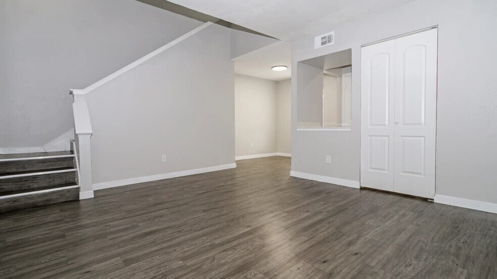 More Photos Of 2807 Bachman Dr, Dallas Apartments For Sale