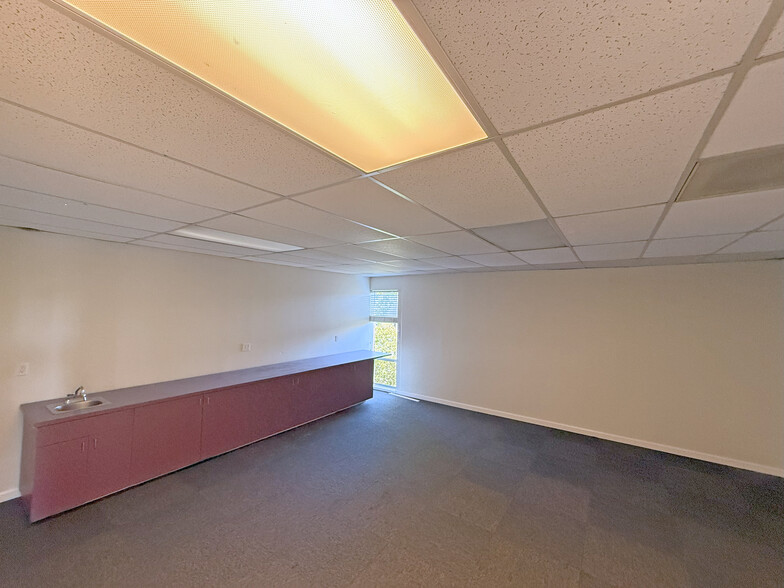 More Photos Of 5830 Commerce Blvd, Rohnert Park Office For Sale