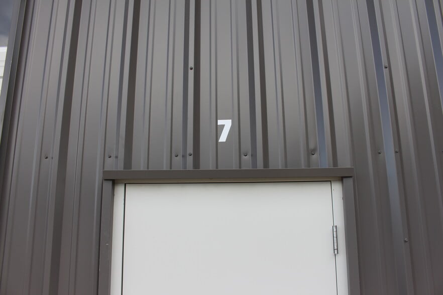 More Photos Of 1627 Jills Ct, Bellingham Distribution For Sale