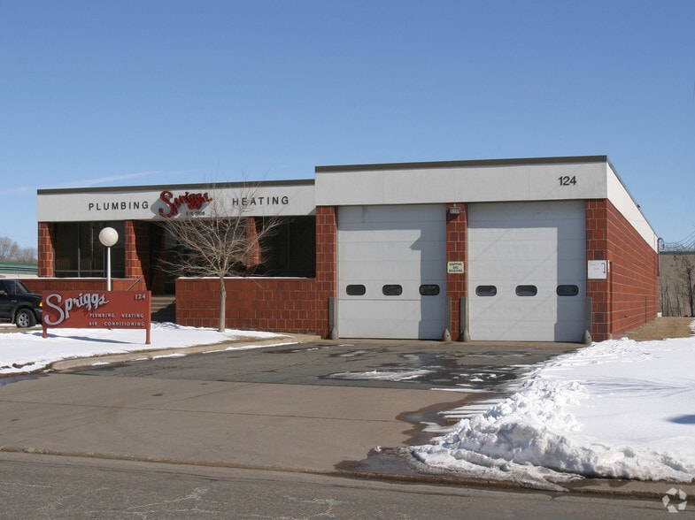 More Photos Of 124 Eva St, Saint Paul Light Manufacturing For Sale