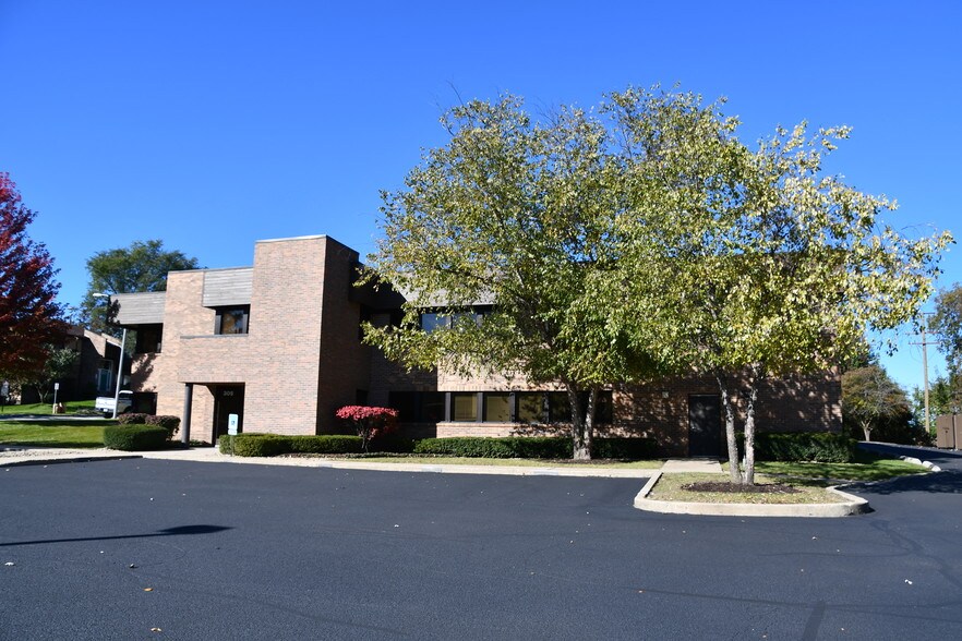 More Photos Of 305 Vine St, New Lenox Medical For Lease