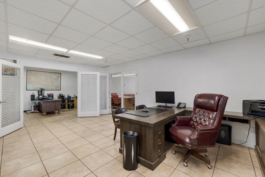 More Photos Of 7725 W 2nd Ct, Hialeah Warehouse For Sale