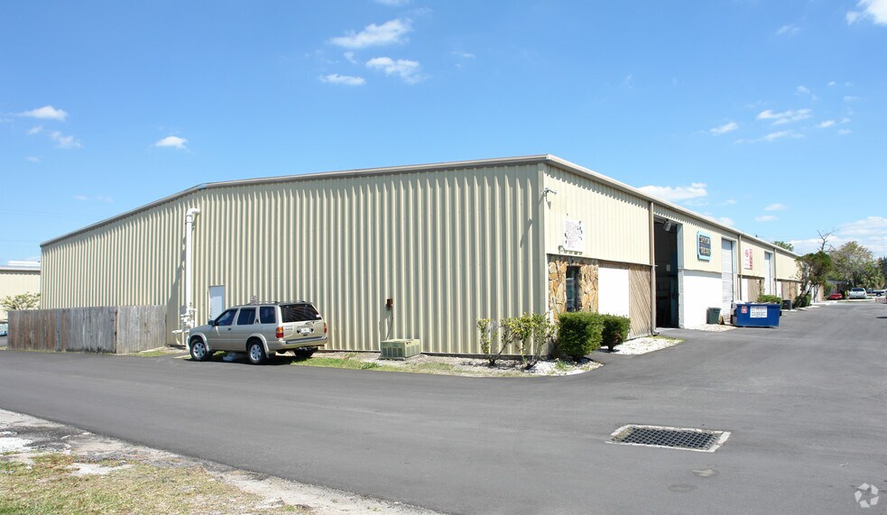 400 Douglas Rd, Oldsmar, FL 34677 Industrial For Lease