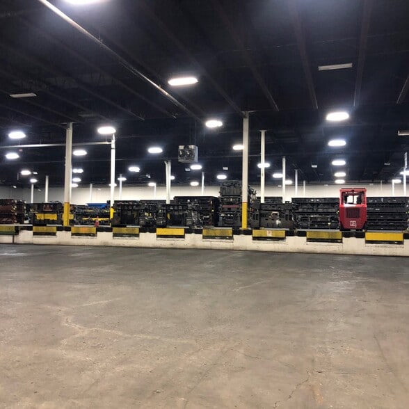 More Photos Of 7075 Dort Hwy, Grand Blanc Warehouse For Lease