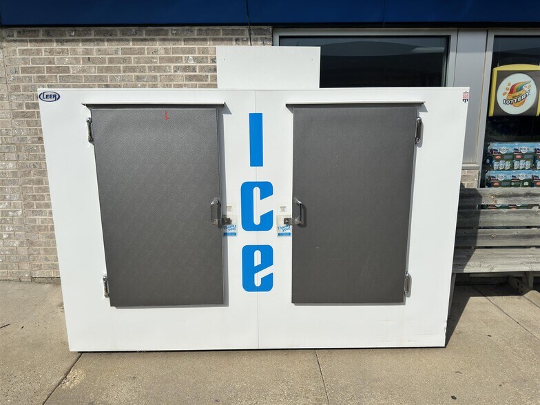 More Photos Of 12180 Center Rd, Durand Service Station For Sale