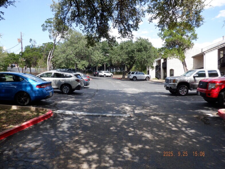 More Photos Of 5524 Bee Caves Rd, Austin Office For Sale