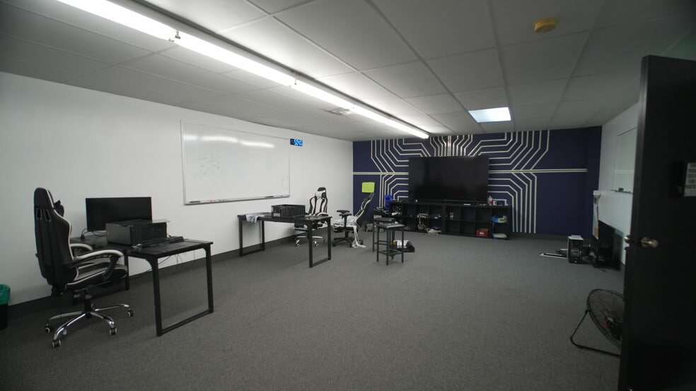 More Photos Of 3555-3559 W Wright St, Boise Light Manufacturing For Lease