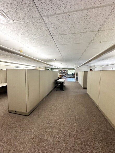 More Photos Of 9201 E 63rd St, Raytown Office For Lease