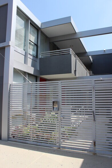 More Photos Of 2300 Westwood Blvd, Los Angeles Office For Lease