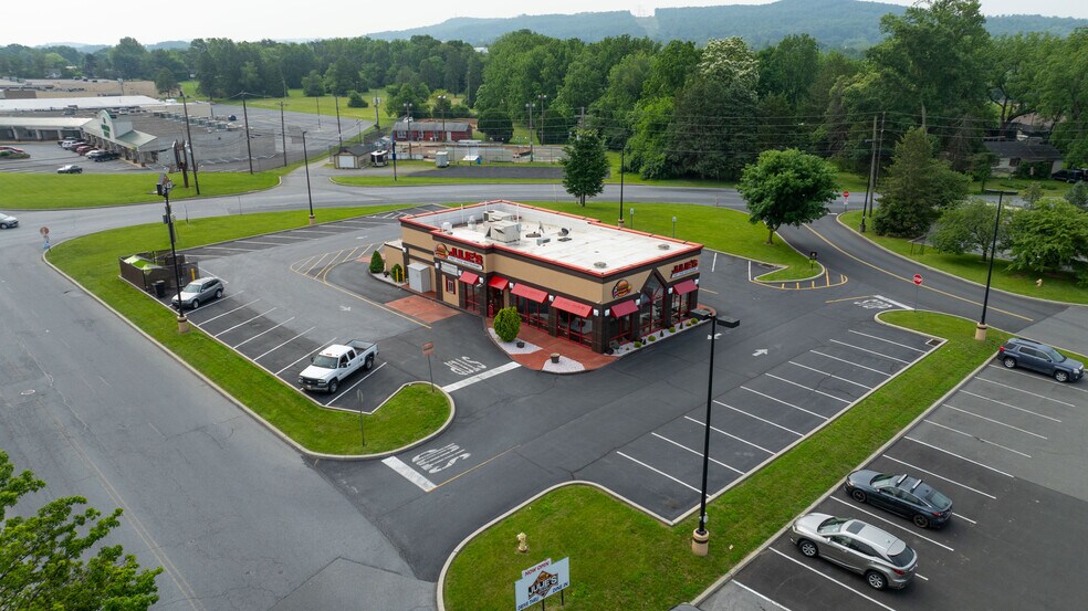 More Photos Of 4850 Penn Ave, Sinking Spring Fast Food For Sale