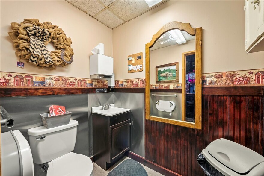 More Photos Of 750 Boulevard Ave, Dickson City Bar For Sale