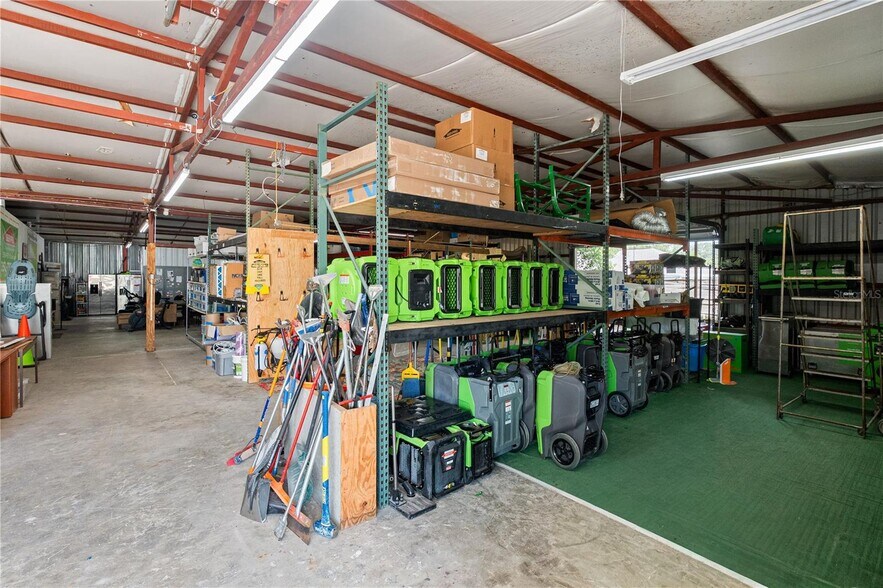 More Photos Of 15617 Old US Highway 441, Tavares Warehouse For Lease