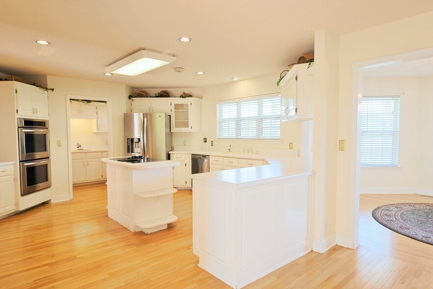 More Photos Of 10674 Wall Triana Hwy, Toney Hospitality For Sale