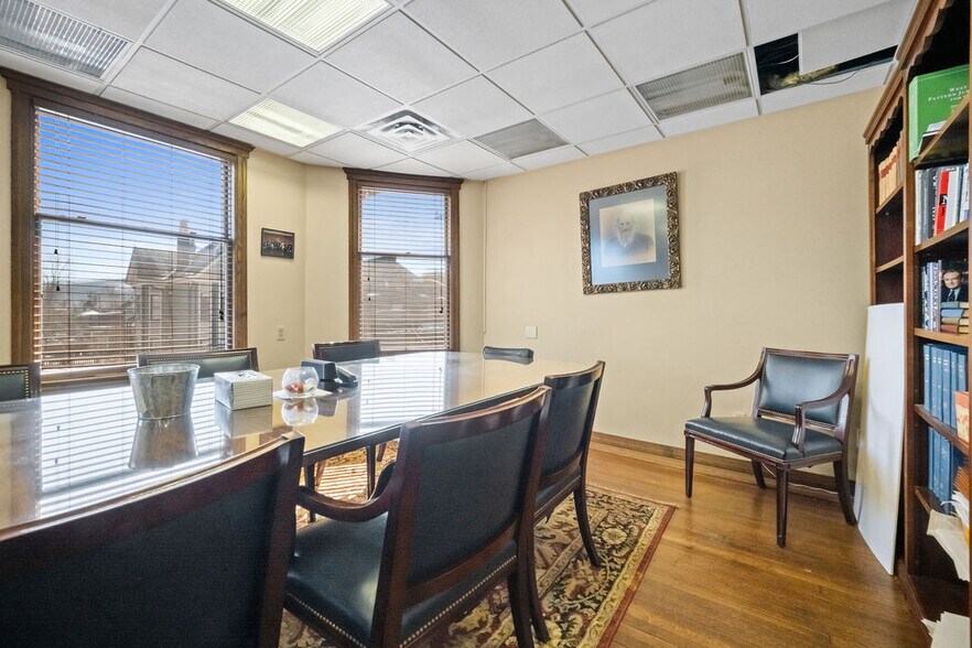 More Photos Of 1337 Virginia St, Charleston Office For Sale