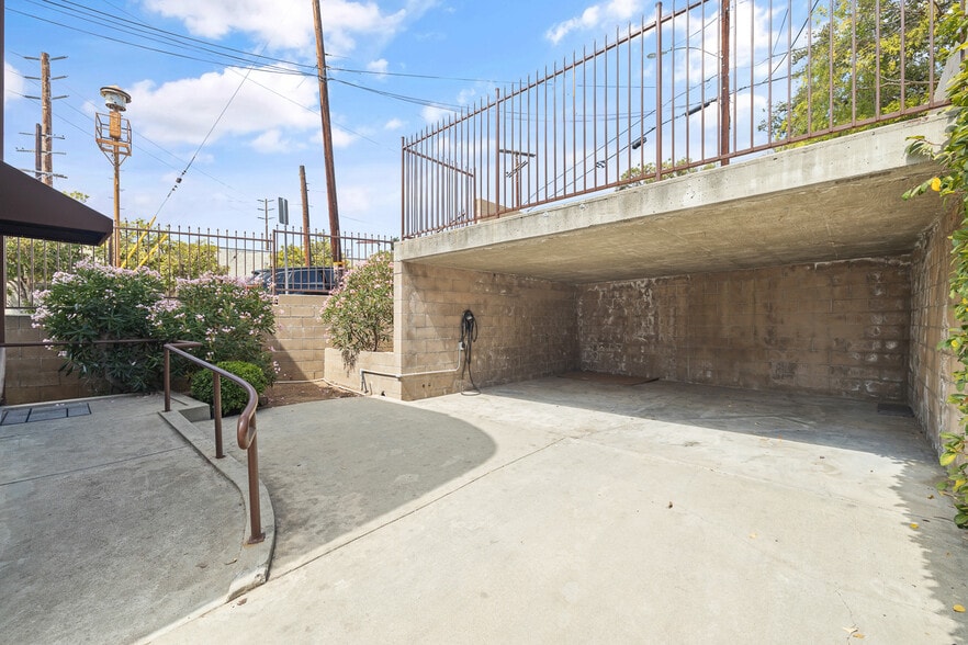 More Photos Of 1063 Colorado Blvd, Los Angeles Medical For Sale