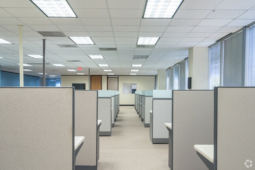 More Photos Of 397 N Sam Houston Pky E, Houston Office For Lease