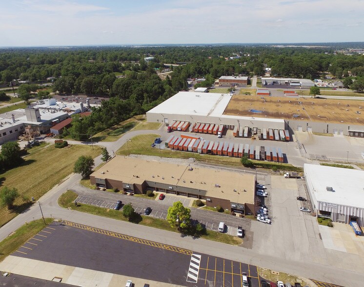 More Photos Of 8503-8529 Mid County Industrial Dr, Vinita Park Flex For Lease