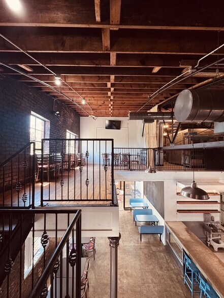 More Photos Of 675 Pulaski St, Athens Storefront Retail Office For Lease