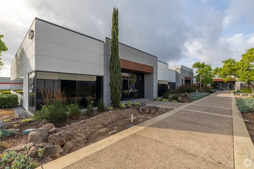 More Photos Of 125 Shoreway Rd, San Carlos Research And Development For Lease