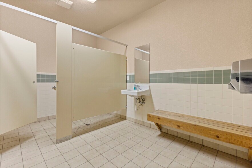 More Photos Of 800 Waterglen Dr, Fort Collins Freestanding For Sale