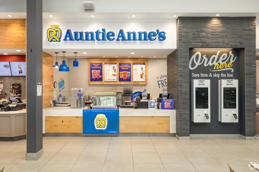 More Photos Of 17-19 Simpson Rd, Columbia Service Station For Lease