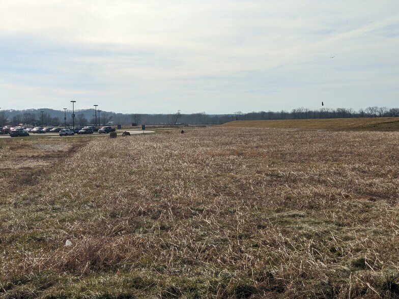 More Photos Of 18575 Outlet Blvd, Chesterfield Land For Lease
