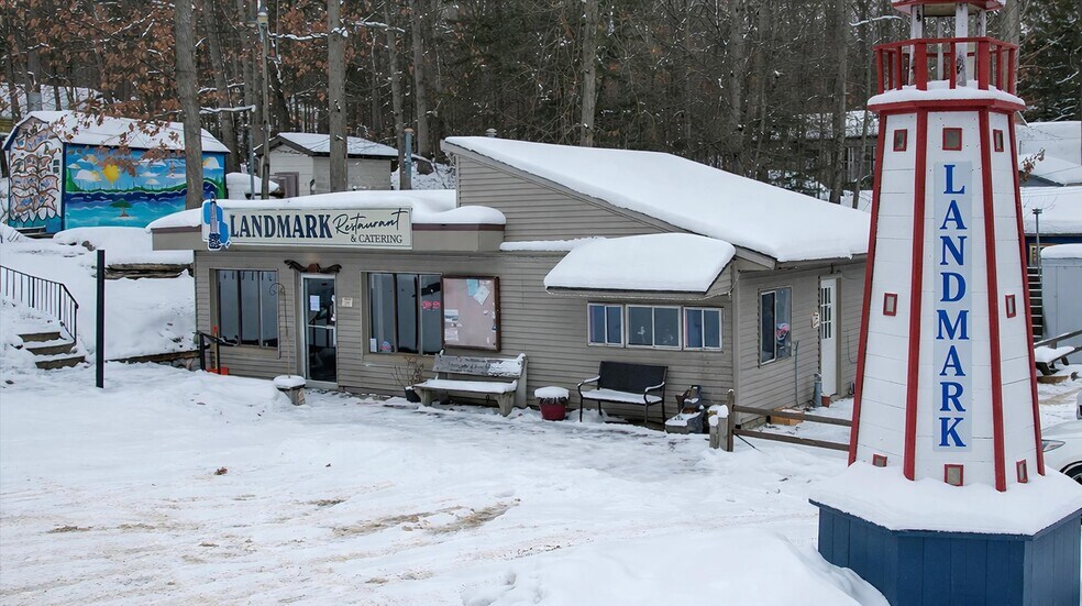 More Photos Of 5937 W Higgins Lake Dr, Roscommon Restaurant For Sale