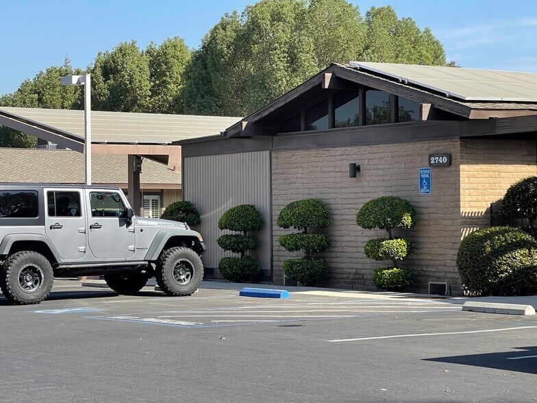 More Photos Of 2740 W Main St, Visalia Medical For Lease