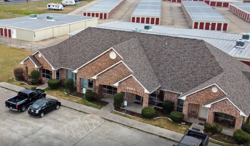 Primary Photo Of 2601 Hilltop Dr, Sherman Self Storage For Lease