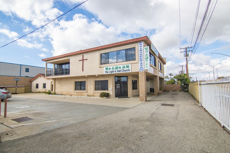 Primary Photo Of 21529 Menlo Ave, Torrance Light Manufacturing For Sale