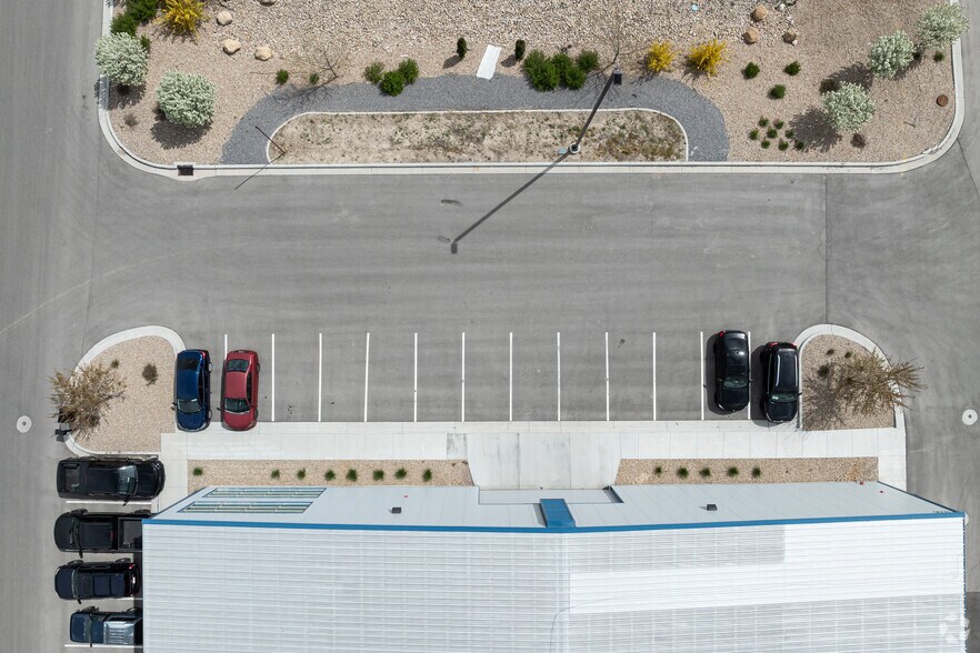 More Photos Of 6556 S Airport Rd, West Jordan Industrial For Lease